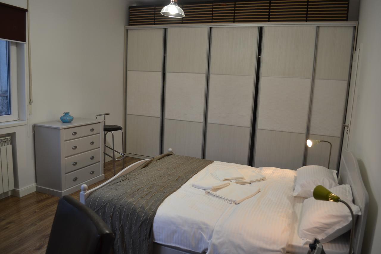 Victoria Plaza Two Bdr Apt Appartement Boekarest Buitenkant foto