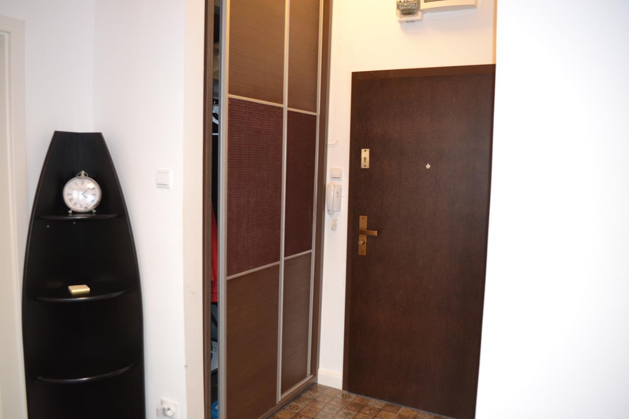 Victoria Plaza Two Bdr Apt Appartement Boekarest Buitenkant foto