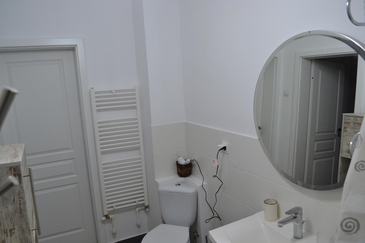 Victoria Plaza Two Bdr Apt Appartement Boekarest Buitenkant foto