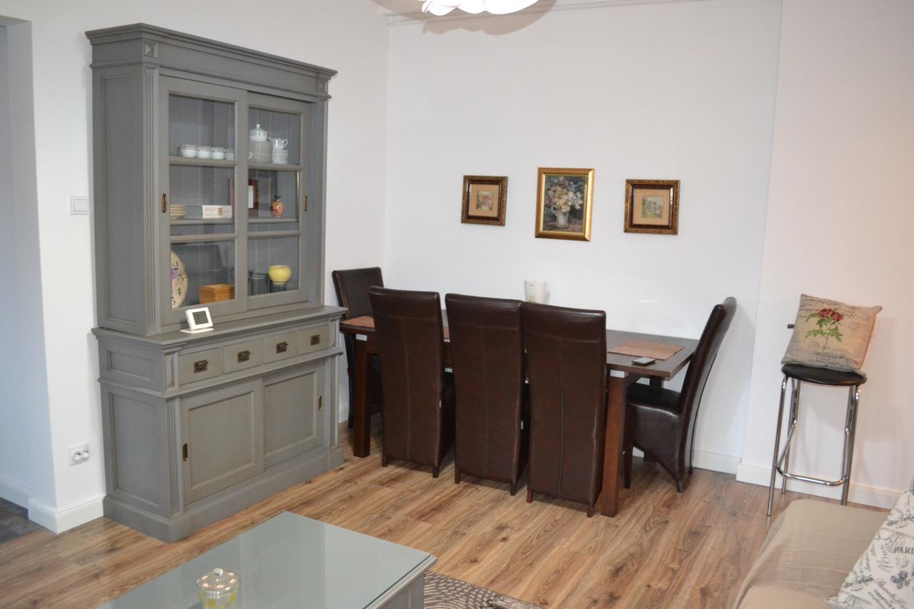 Victoria Plaza Two Bdr Apt Appartement Boekarest Buitenkant foto