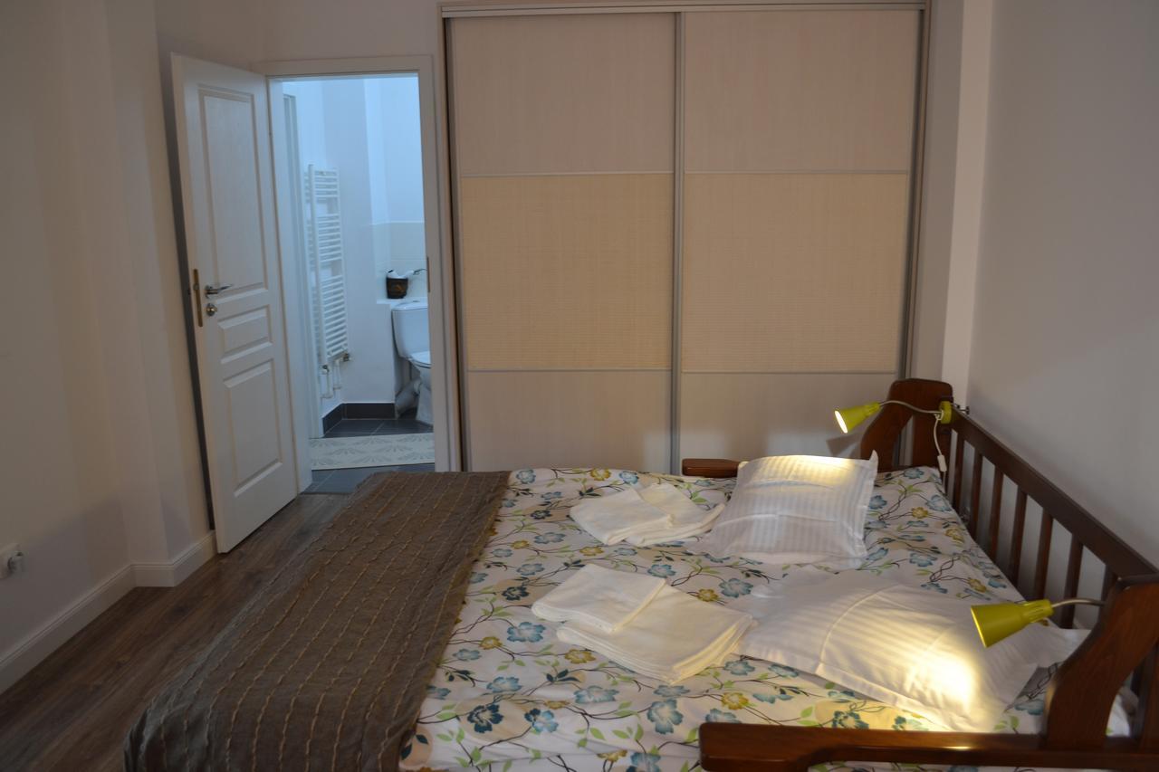 Victoria Plaza Two Bdr Apt Appartement Boekarest Buitenkant foto
